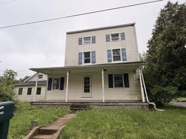 2060 ADAMS ROAD , EAST GREENVILLE, PA 18041