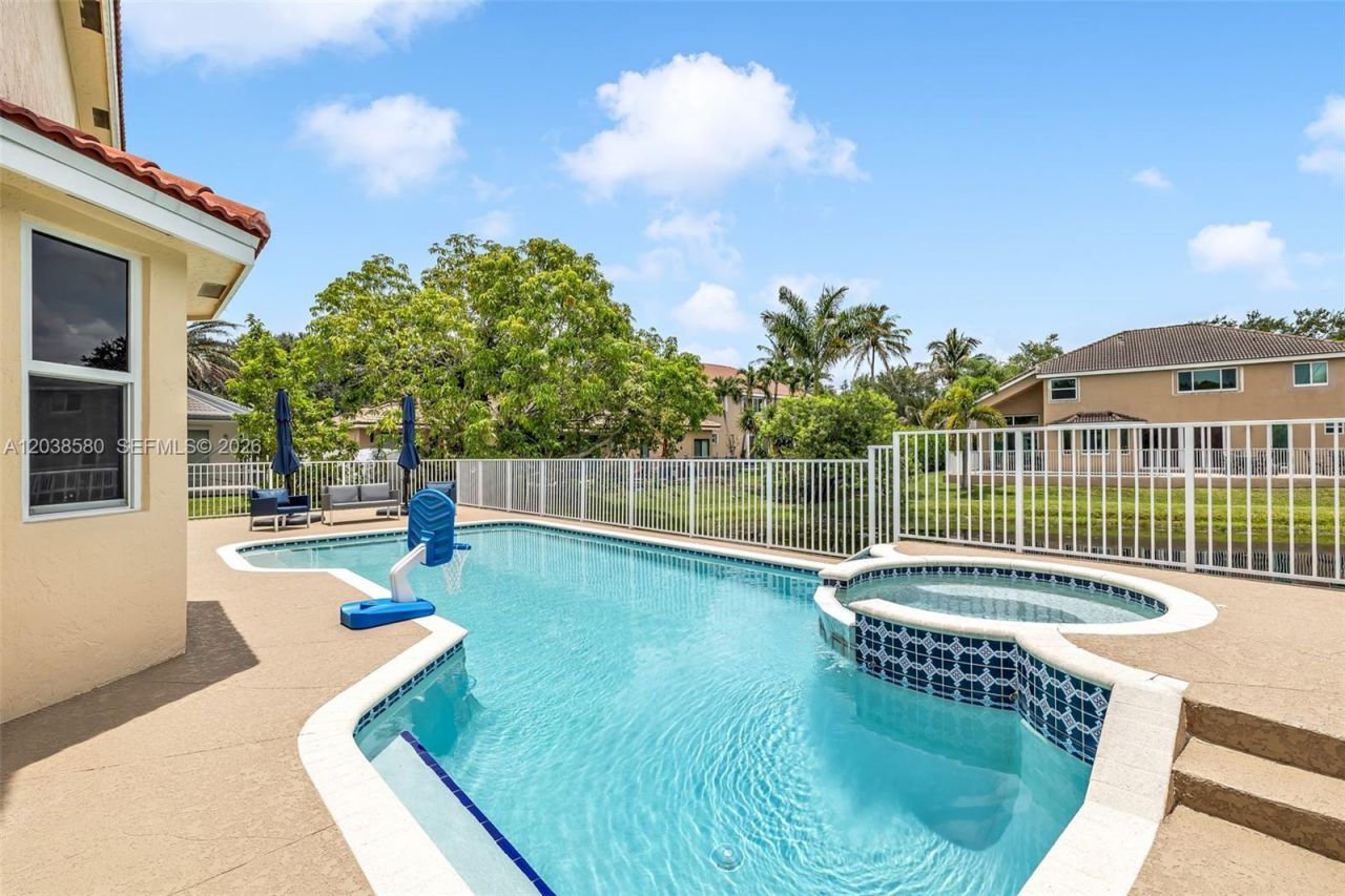 10214 NW 54th Pl, Coral Springs, FL 33076 Photo