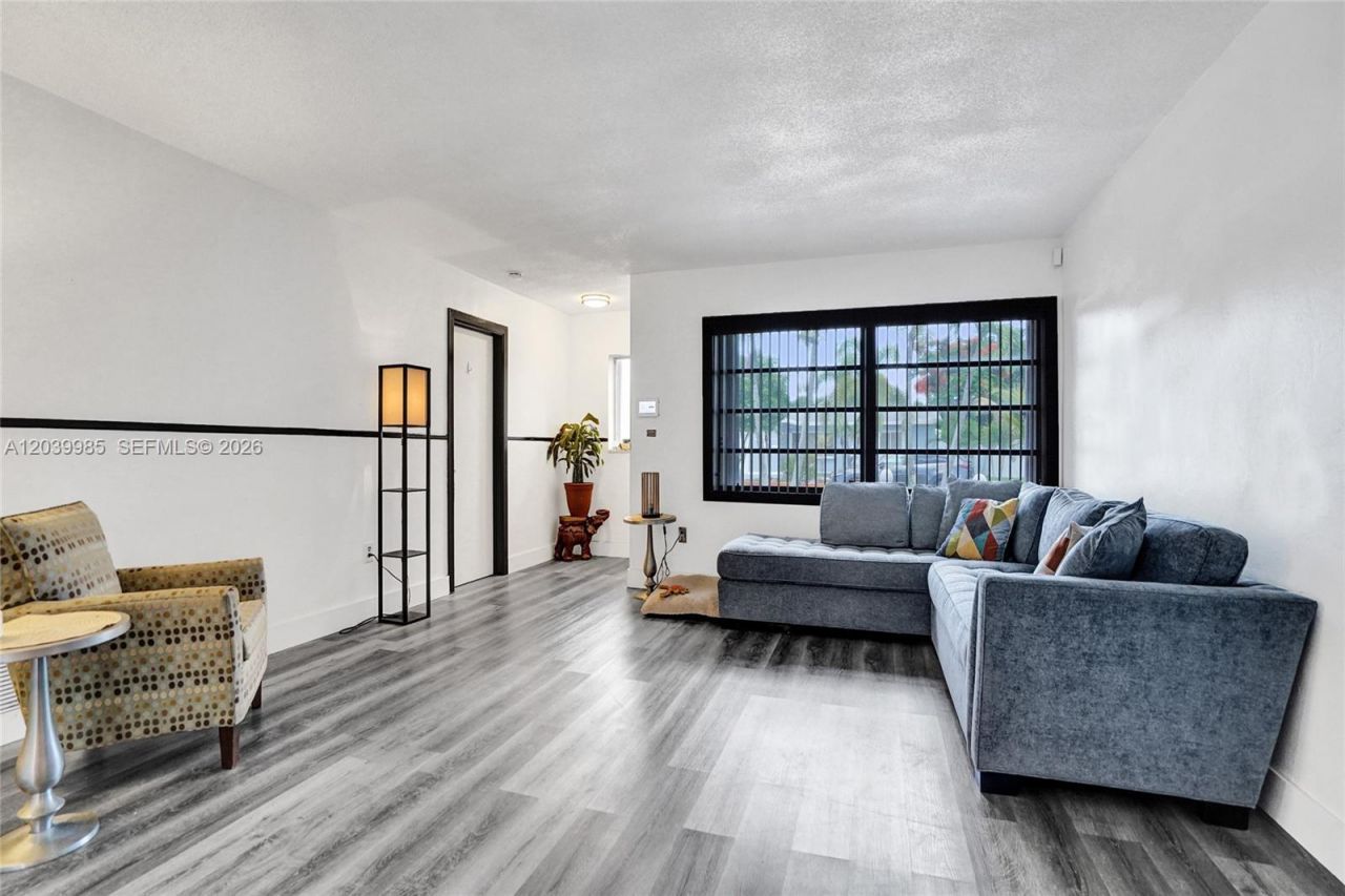 1530 N 73rd Ave, Hollywood, FL 33024 Photo