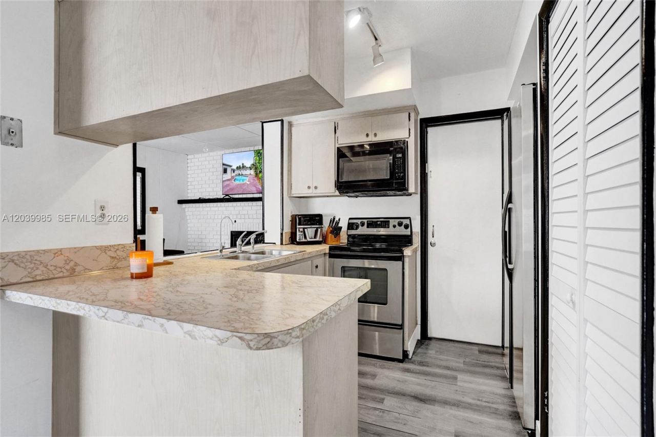 1530 N 73rd Ave, Hollywood, FL 33024 Photo