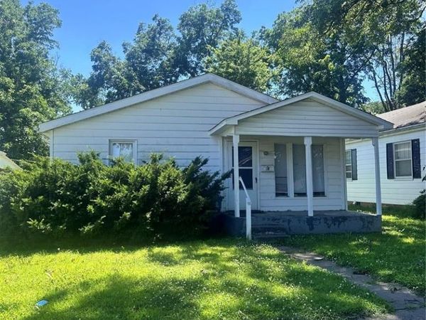 112 W Davidson Avenue , Chaffee, MO 63740