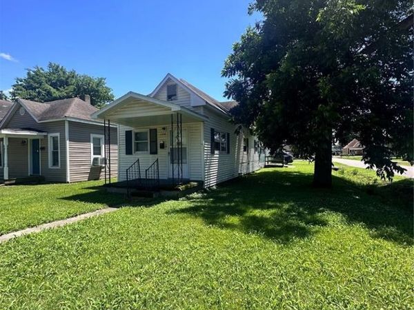 134 Cook Avenue , Chaffee, MO 63740