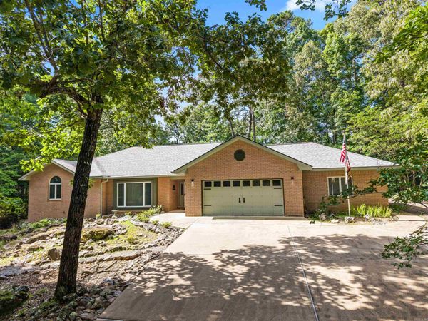 140 Empinado Way, Hot Springs Village, AR 71909
