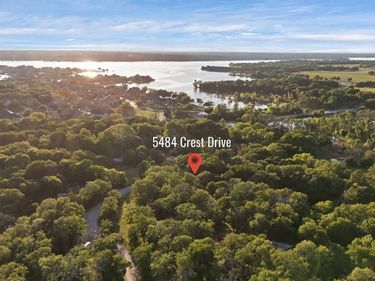 5484 Crest Drive , Fort Worth, TX 76179