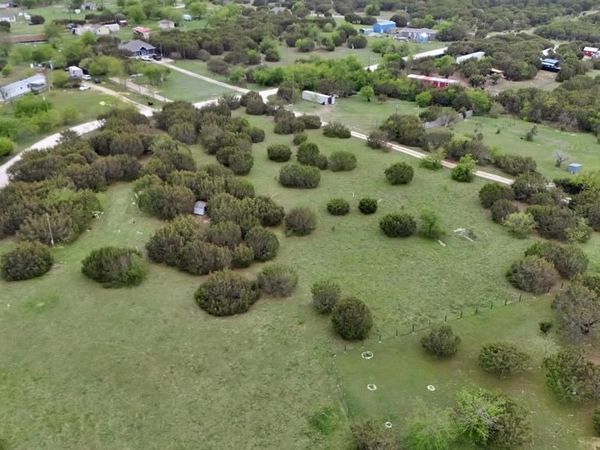 9112 Valley View Court , Cleburne, TX 76033