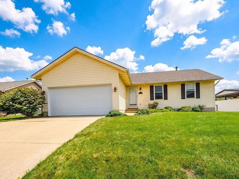 7030 Beagle Court, Hamilton, OH 45011 Photo 1