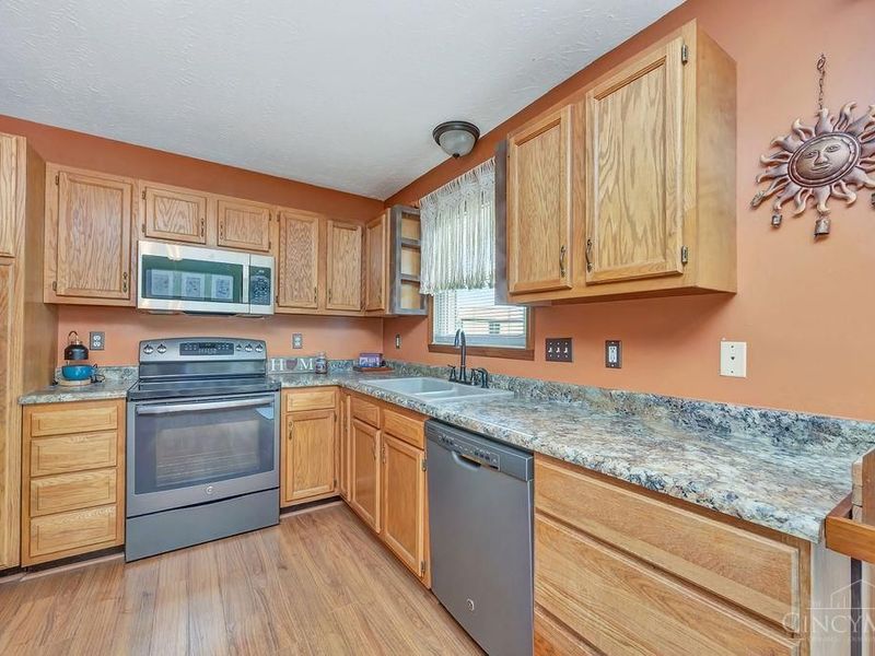 7030 Beagle Court, Hamilton, OH 45011 Photo 11