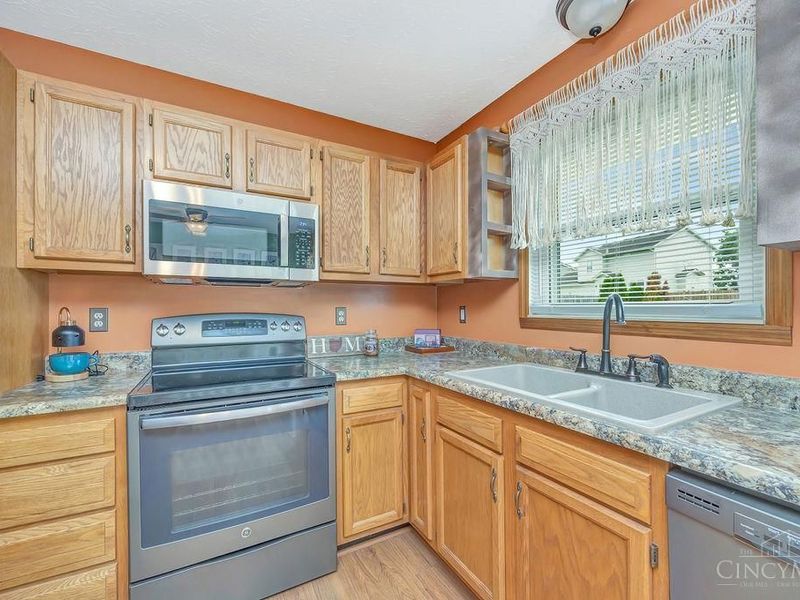 7030 Beagle Court, Hamilton, OH 45011 Photo 12
