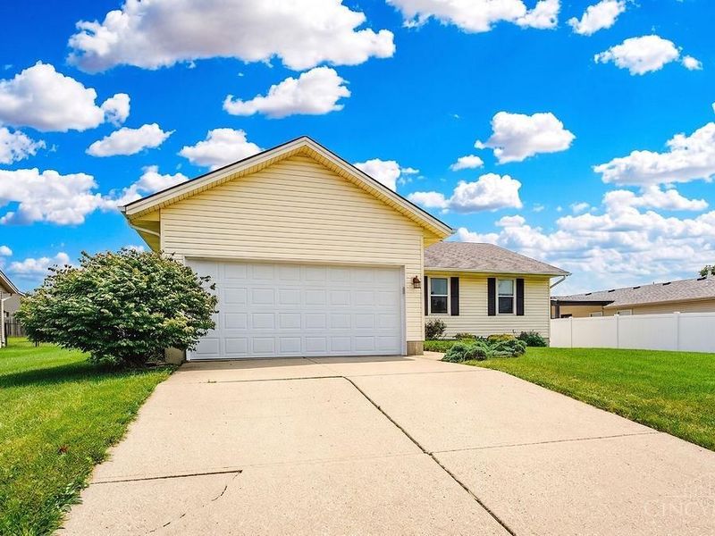 7030 Beagle Court, Hamilton, OH 45011 Photo 2