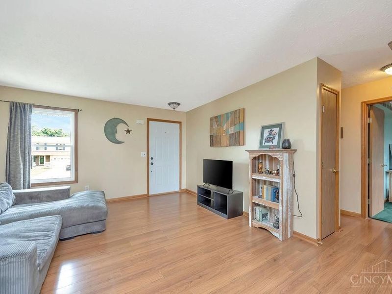 7030 Beagle Court, Hamilton, OH 45011 Photo 6