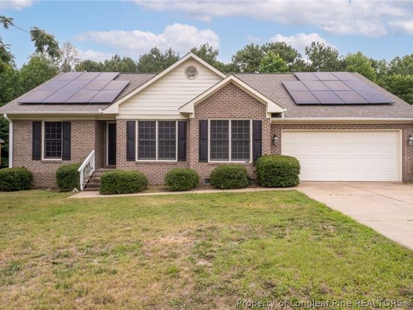 402 Roundtree Drive , Fayetteville, NC 28303