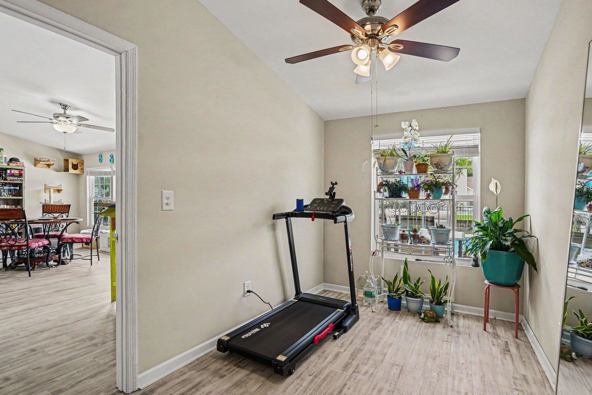 213 Lynco Ln. Photo 17
