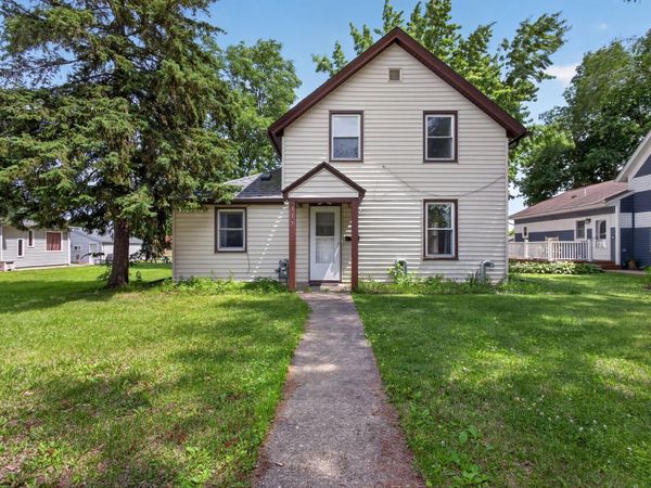 317 S 4th Street, Le Sueur, MN 56058