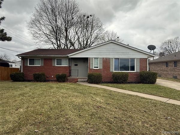 2501 King Road , Trenton, MI 48183
