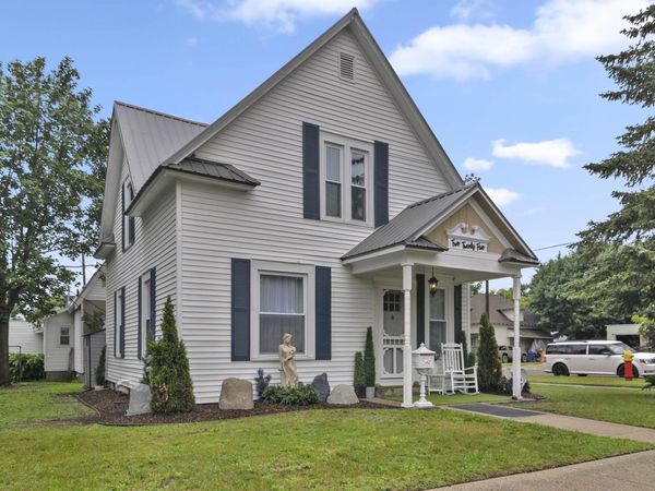 225 River Street E, Cadillac, MI 49601