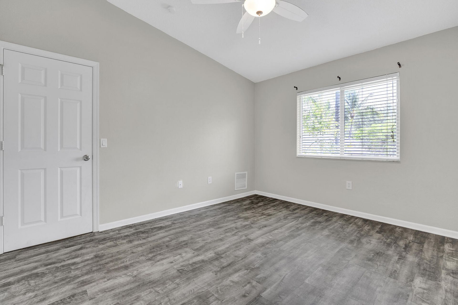 3790 N Jog Road, Unit 201, West Palm Beach, FL 33411 Photo