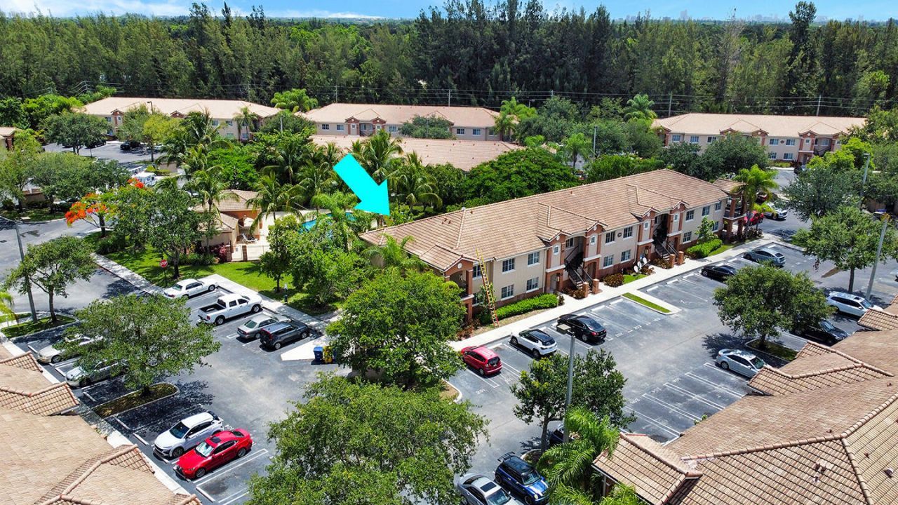 3790 N Jog Road, Unit 201, West Palm Beach, FL 33411 Photo