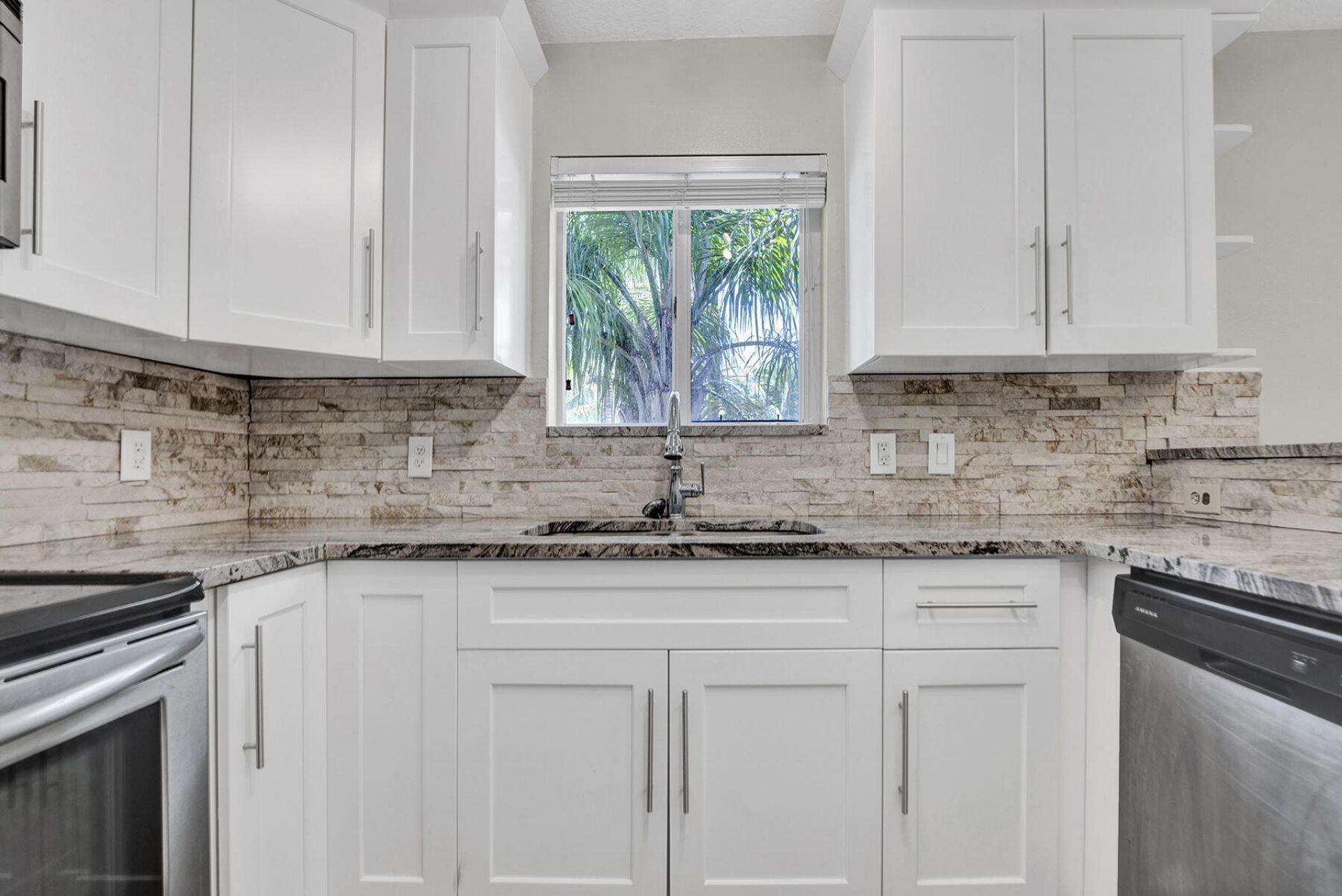 3790 N Jog Road, Unit 201, West Palm Beach, FL 33411 Photo