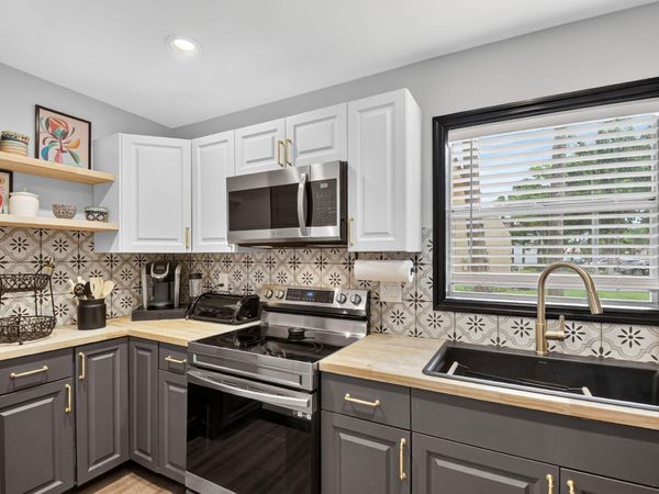 124 Lake Evelyn Drive, West Palm Beach, FL 33411