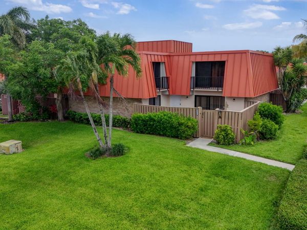 3310 Meridian Way S, Unit A, Palm Beach Gardens, FL 33410