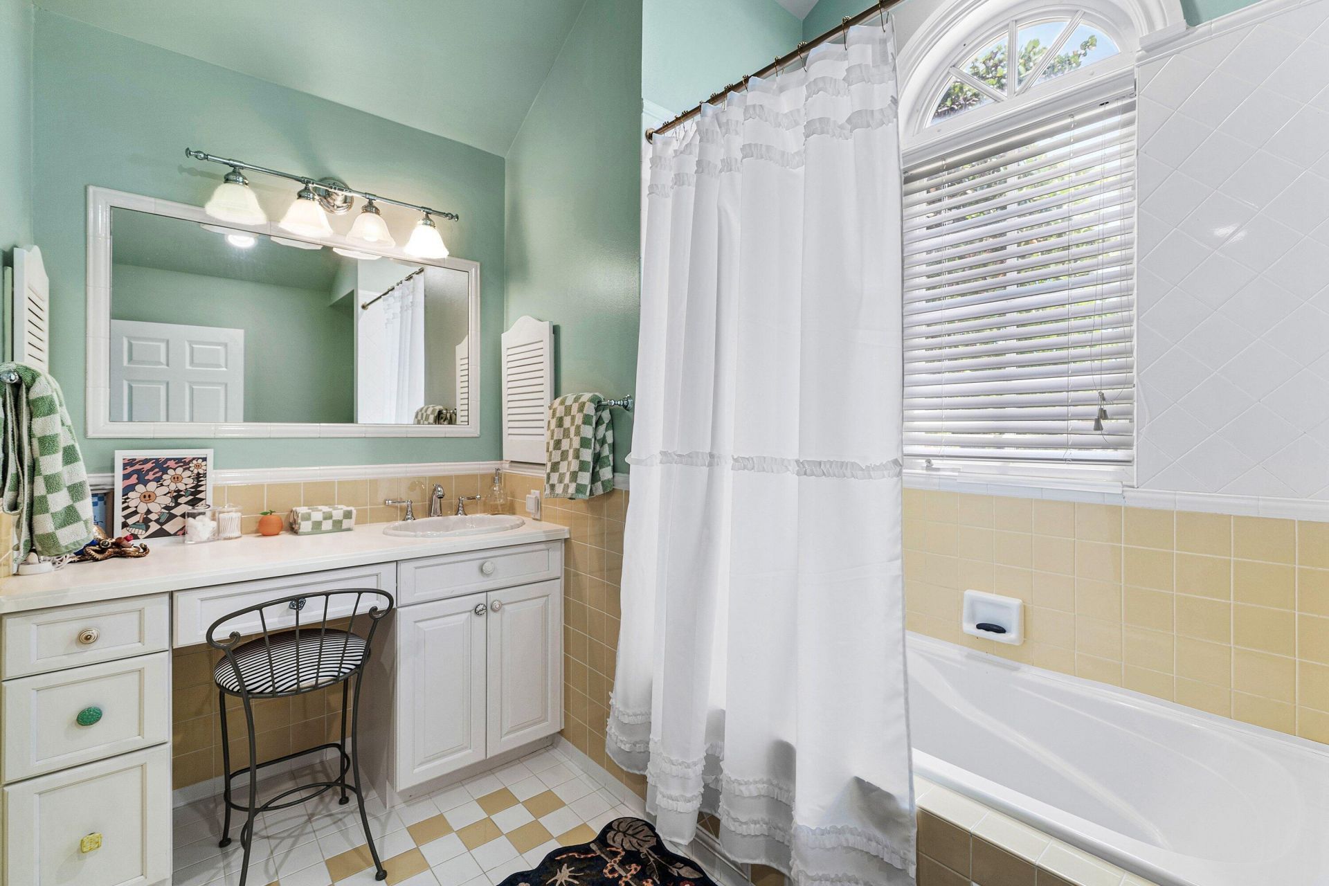 477 NE Spanish Court, Boca Raton, FL 33432 Photo