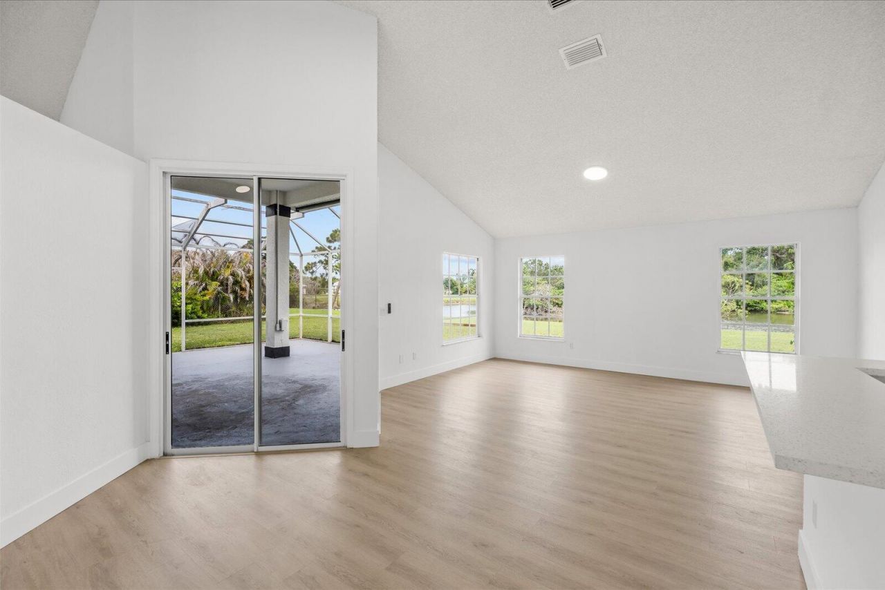 2635 SE Morningside Boulevard, Port Saint Lucie, FL 34952 Photo