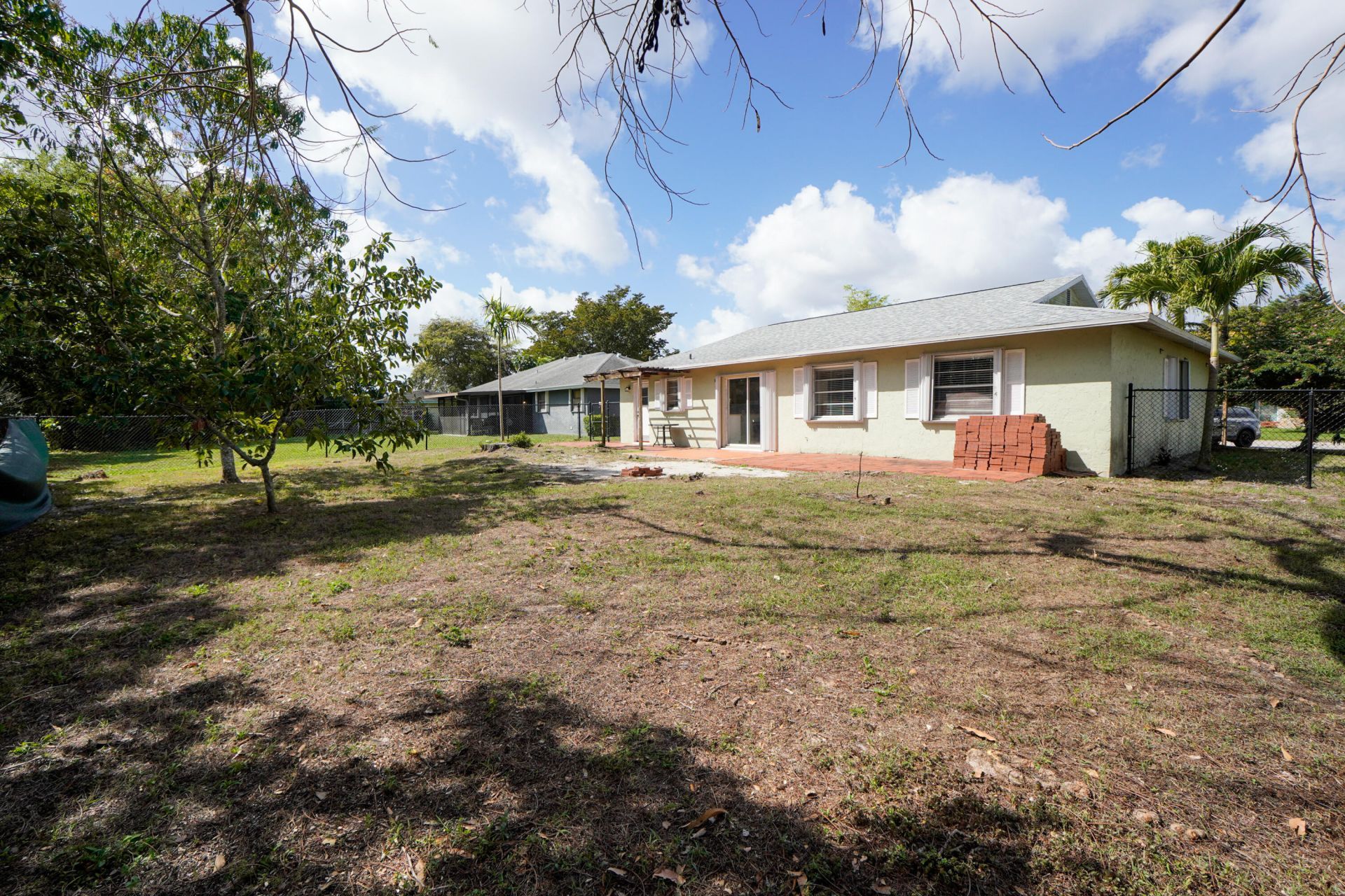 120 Swan Parkway W, Royal Palm Beach, FL 33411 Photo