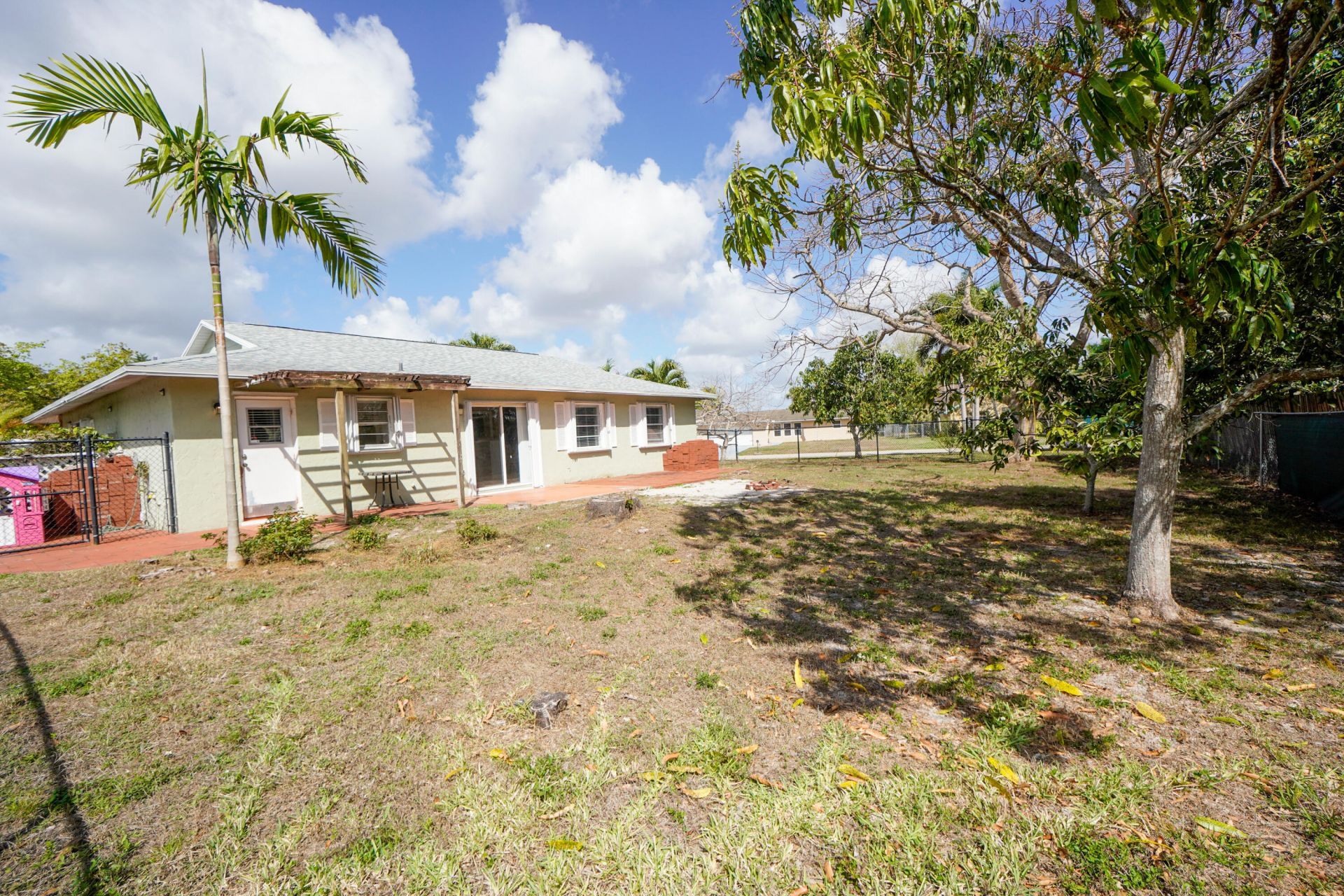 120 Swan Parkway W, Royal Palm Beach, FL 33411 Photo