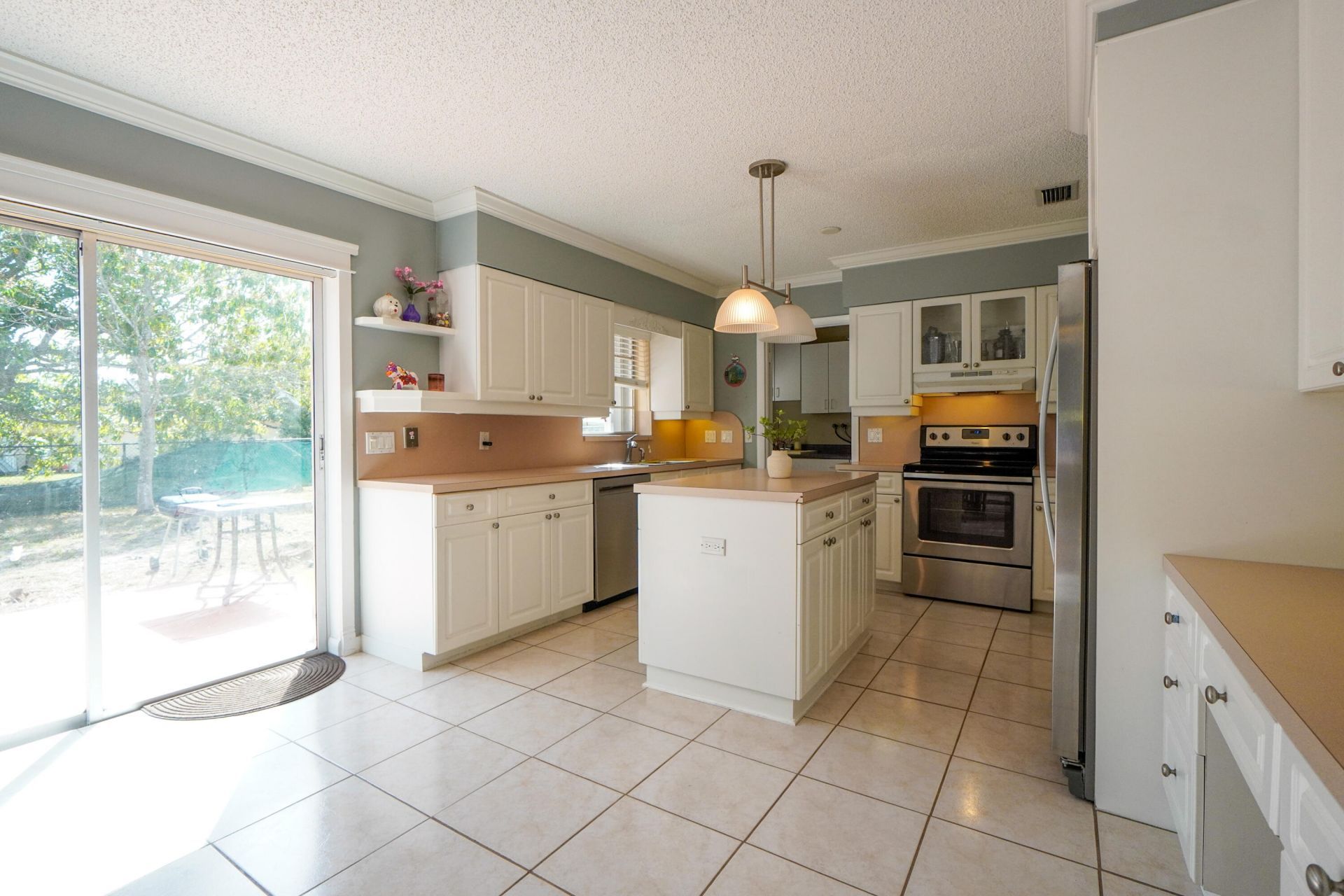 120 Swan Parkway W, Royal Palm Beach, FL 33411 Photo