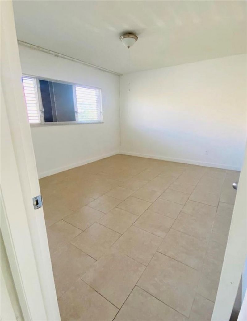 1450 Atlantic Shores Boulevard, Unit 212, Hallandale Beach, FL 33009 Photo