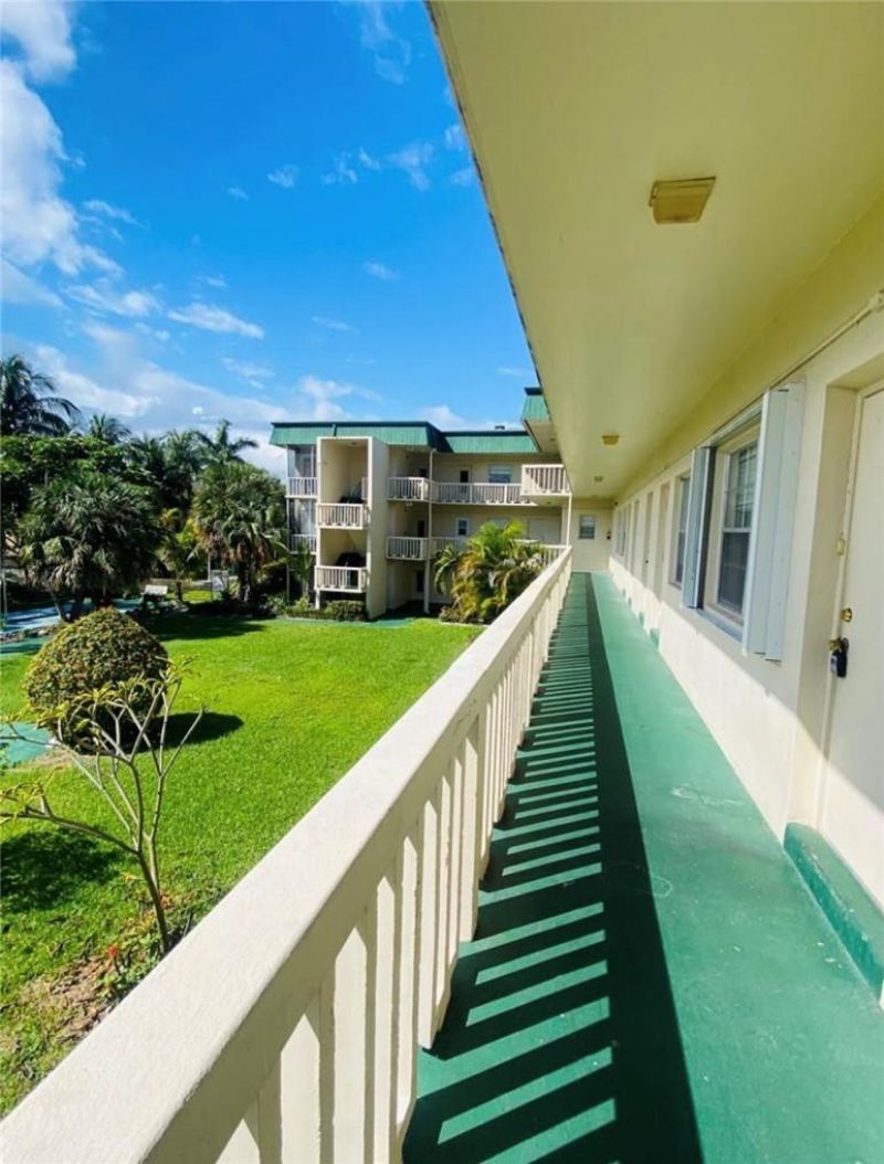 1450 Atlantic Shores Boulevard, Unit 212, Hallandale Beach, FL 33009 Photo