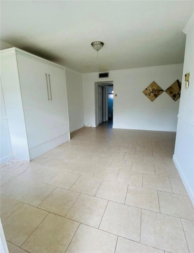 1450 Atlantic Shores Boulevard, Unit 212, Hallandale Beach, FL 33009 Photo