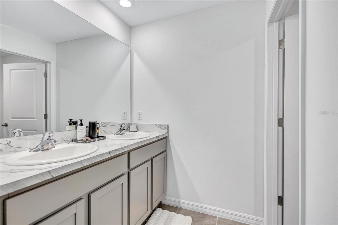 7601 Rosewood Garden Loop , Tampa, FL 33637 Photo