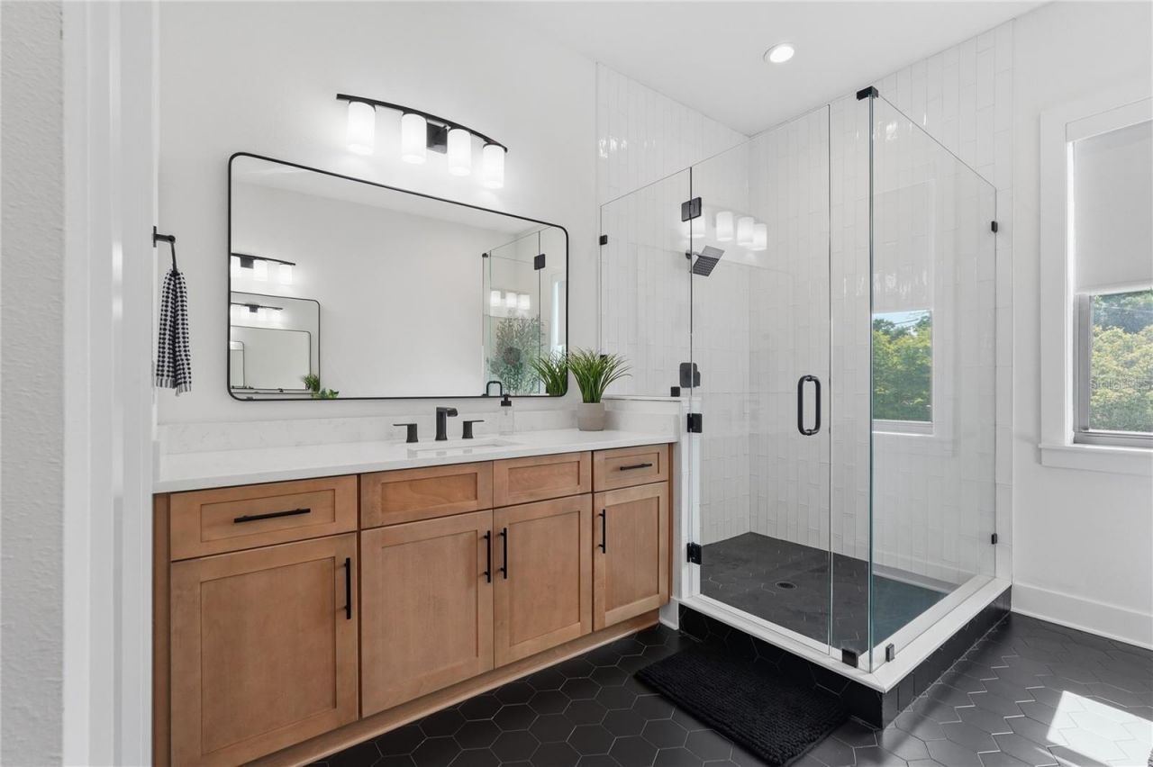 4208 N Clearfield Avenue, Tampa, FL 33603 Photo
