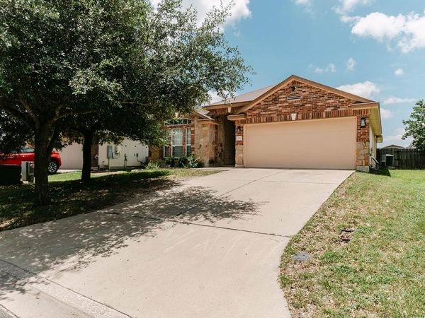 236 Bauxite DR , Jarrell, TX 76537