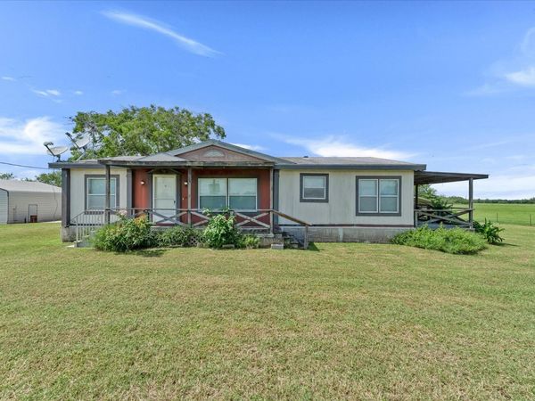 14858 Fm 1322 , Luling, TX 78648