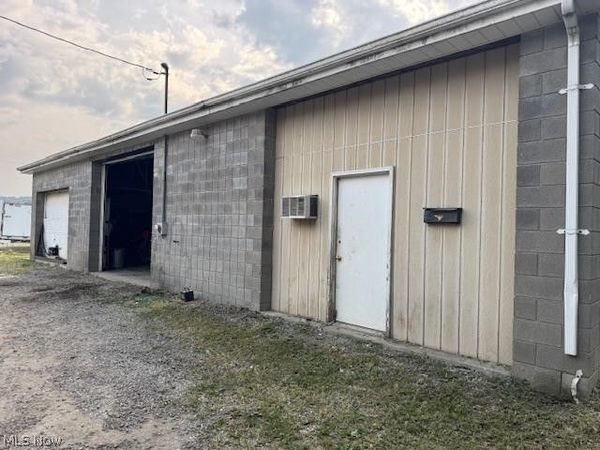 423 Yankee Street , Wellsburg, WV 26070