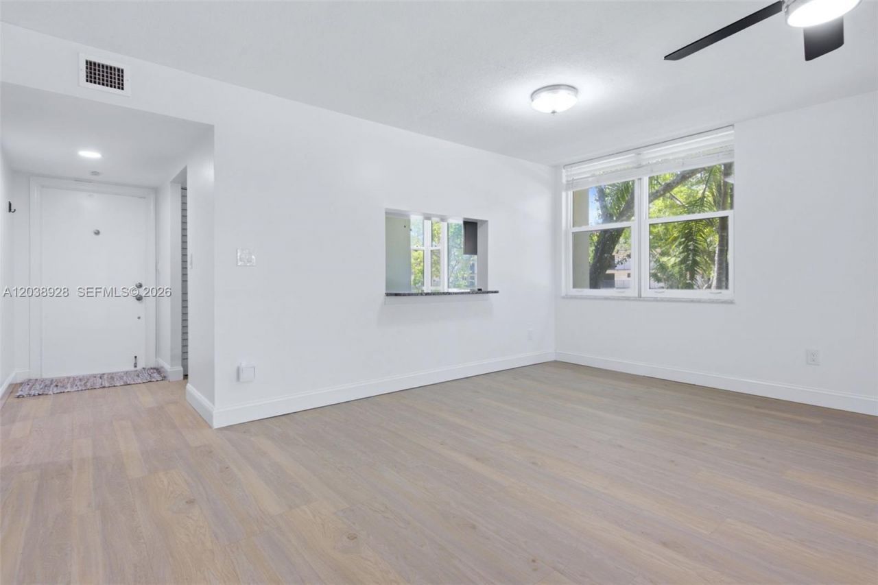 6800 Cypress Rd , Unit 201, Plantation, FL 33317 Photo