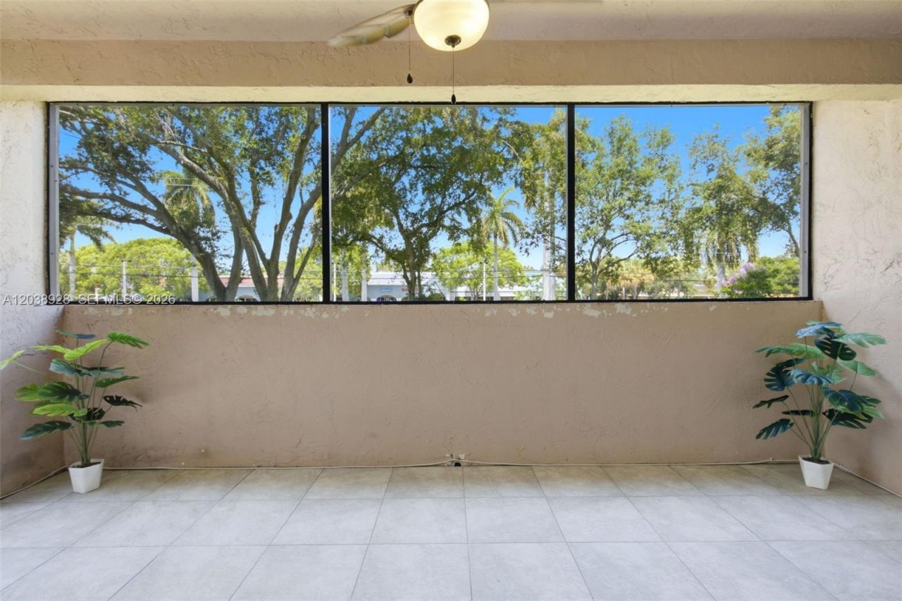 6800 Cypress Rd , Unit 201, Plantation, FL 33317 Photo