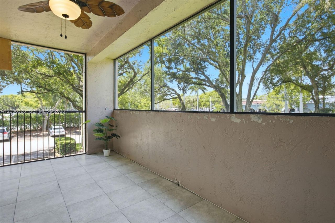6800 Cypress Rd , Unit 201, Plantation, FL 33317 Photo