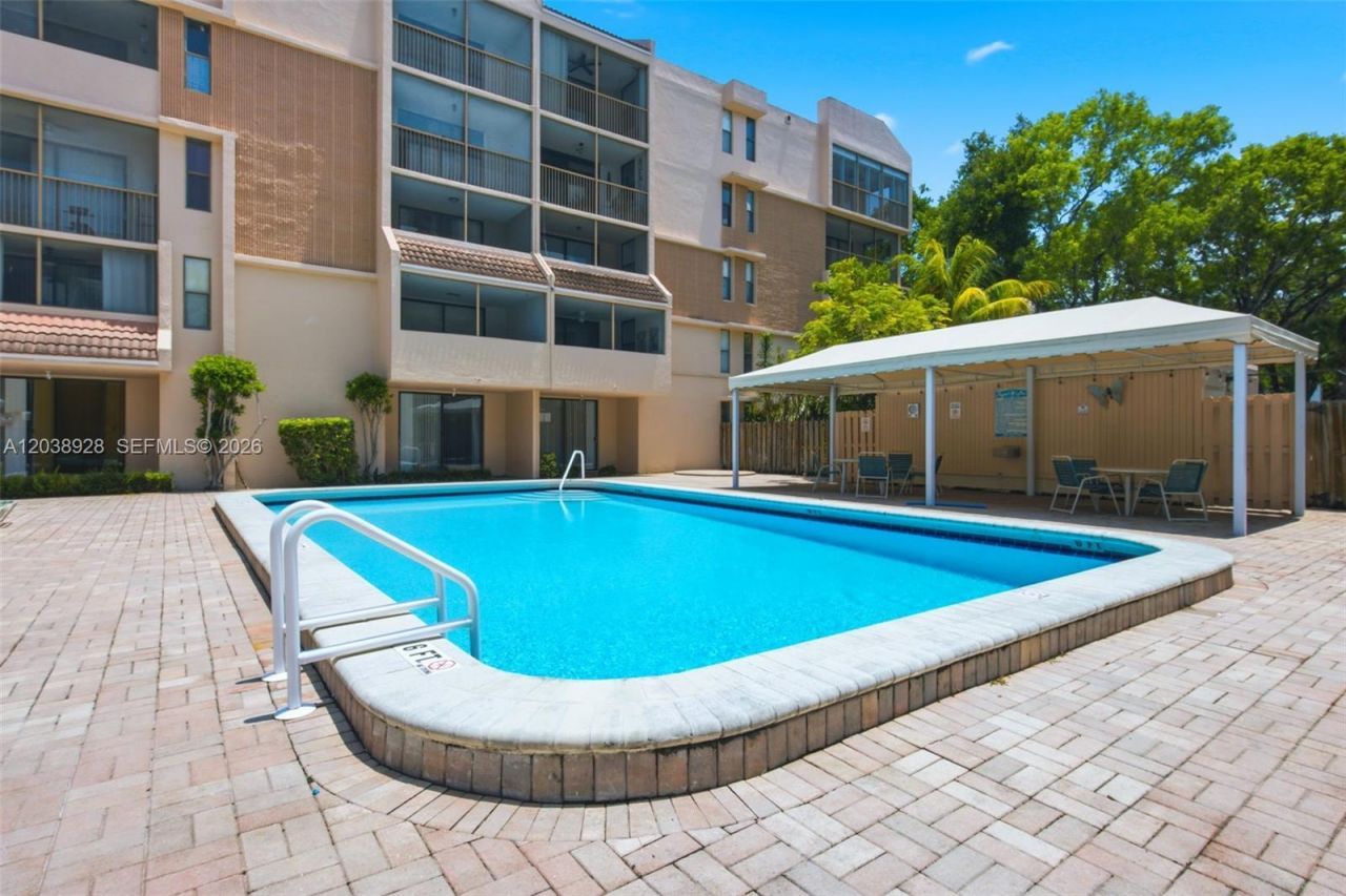 6800 Cypress Rd , Unit 201, Plantation, FL 33317 Photo