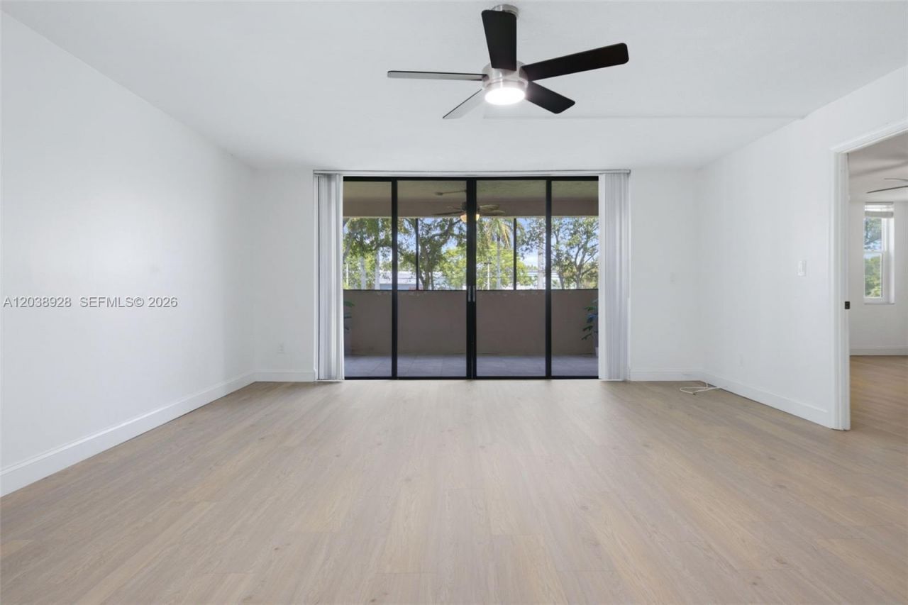 6800 Cypress Rd , Unit 201, Plantation, FL 33317 Photo