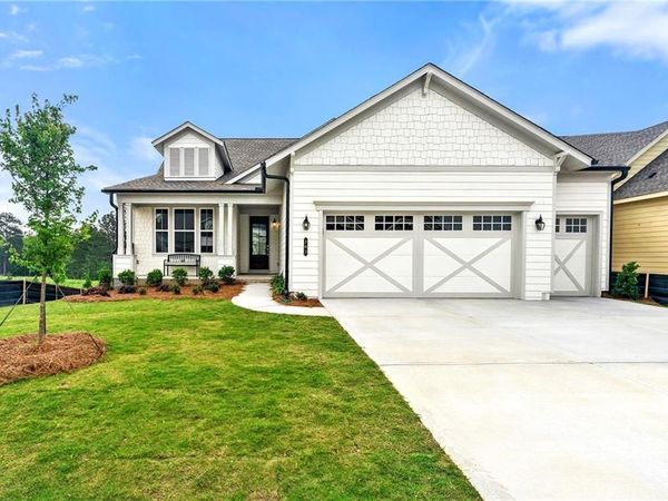 203 Bear Way , Hoschton, GA 30548