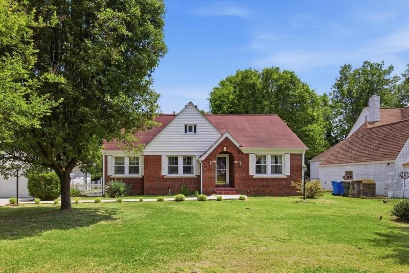108 Amhurst Avenue , Chattanooga, TN 37411 Main Photo