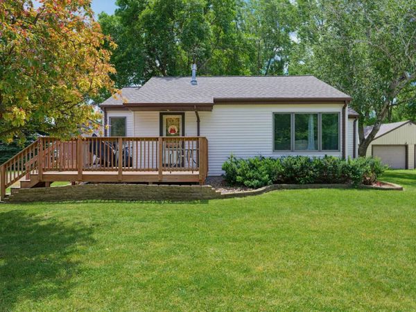 604 Kandiyohi Avenue , Prinsburg, MN 56281
