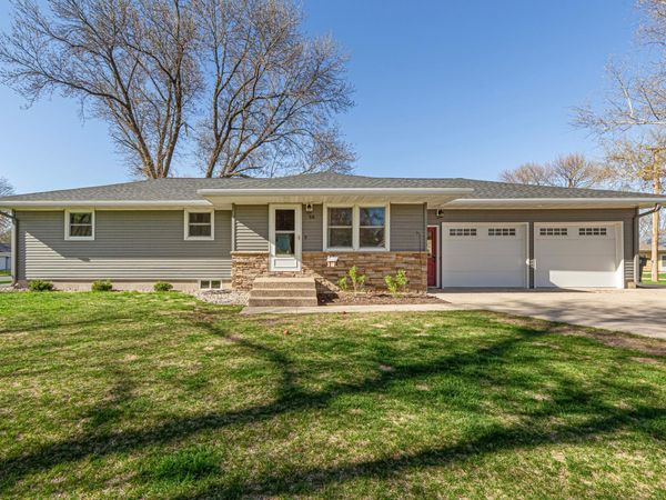 818 Lincoln Avenue, Gaylord, MN 55334