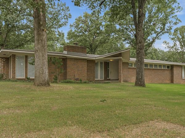 100 Holmes Road, Jonesboro, AR 72401