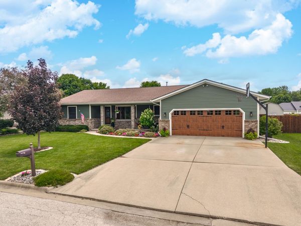 708 N Cherokee Lane , Pontiac, IL 61764