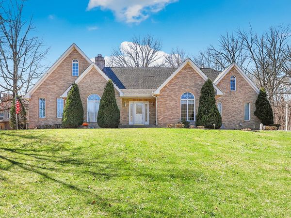 2200 E Gaisor Court, Crete, IL 60417
