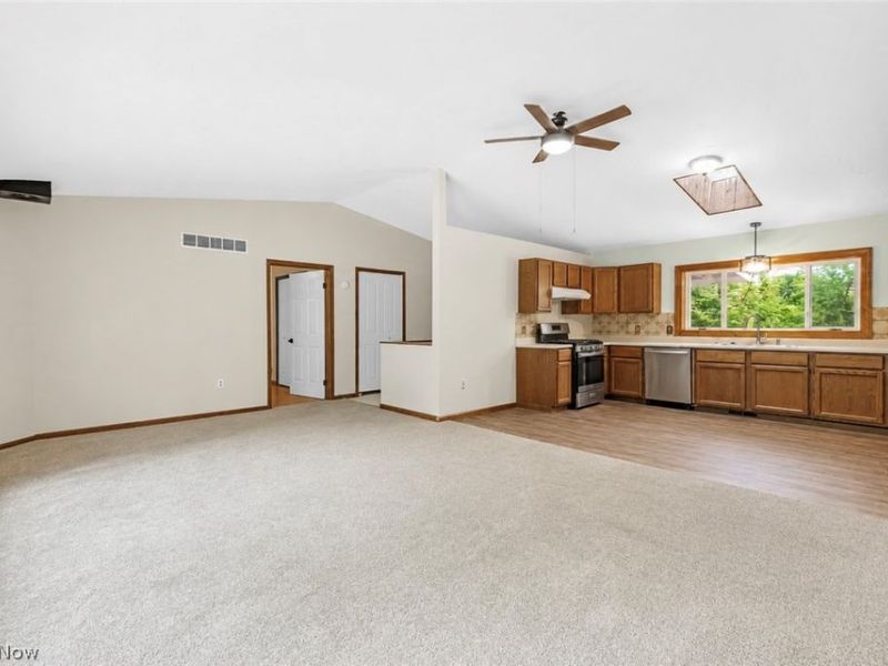 1038 E 21st Street, Ashtabula, OH 44004 Photo 2